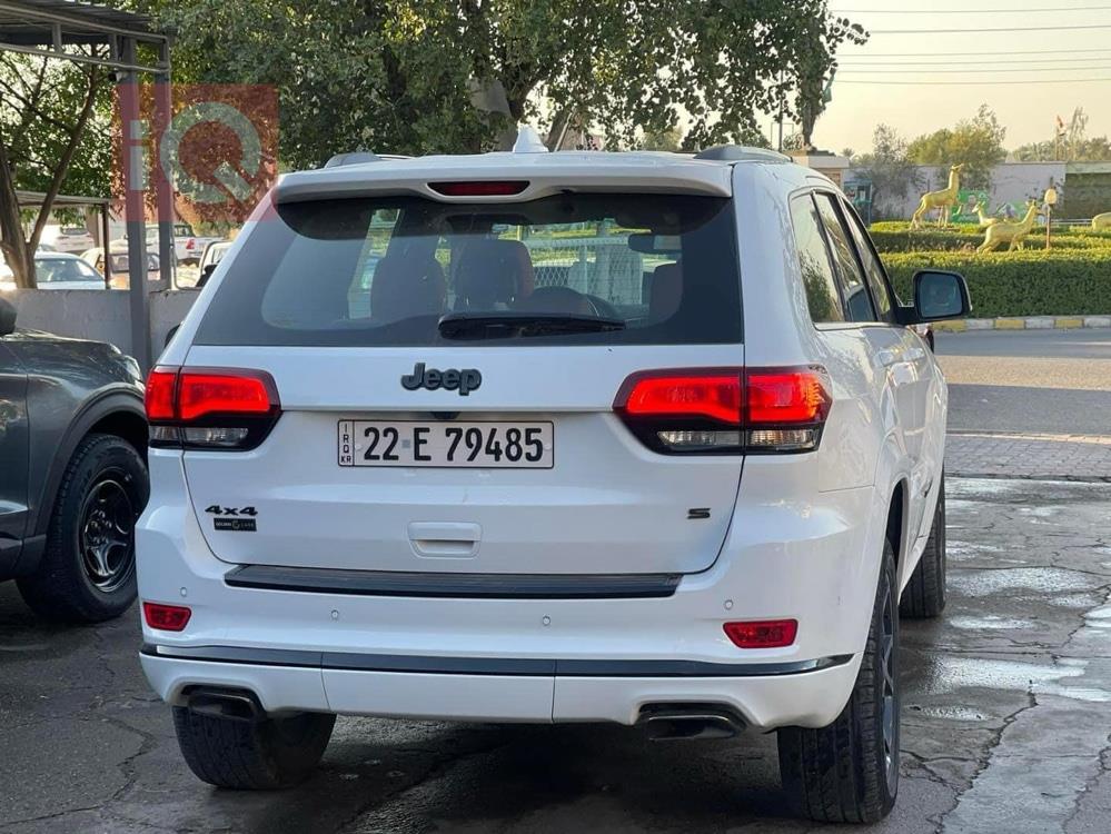 جیپ گراند شیرۆکی